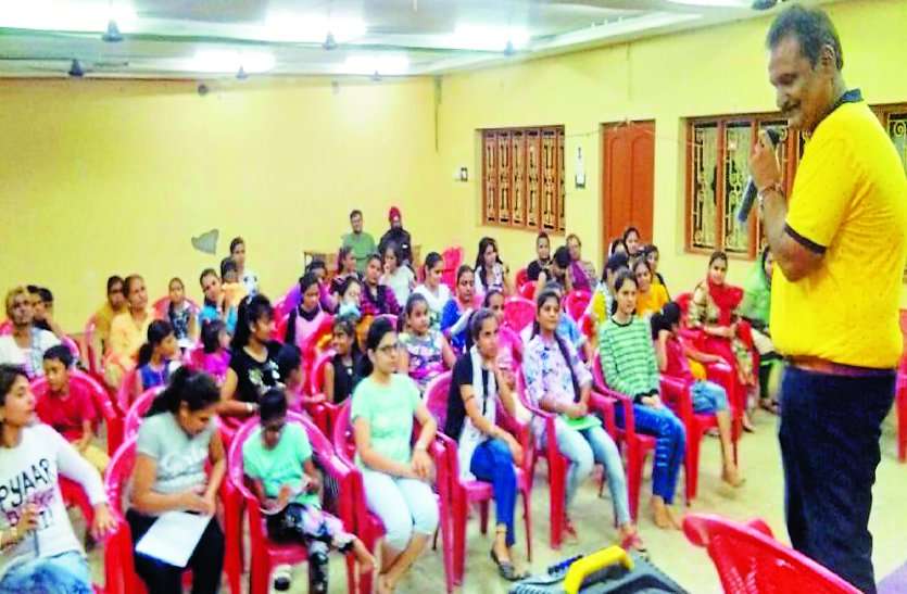 patrika अगर आप मोबाइल अपने सिरहाने रखकर सोते है, आपके लिए ये खबर पढऩा बेहद जरूरी है