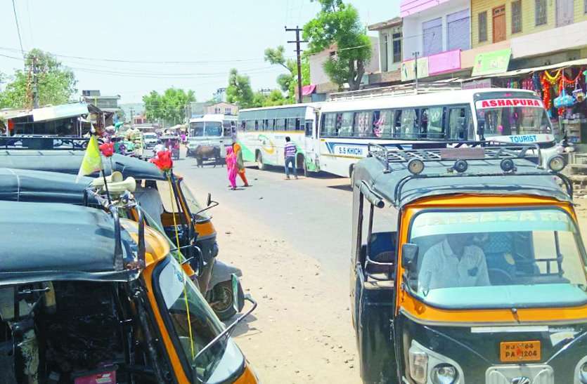 Ordered air, then dirty traffic system आदेश हुए हवा, फिर बिगड़ी यातायात व्यवस्था