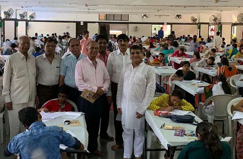 patrika देशभर से आए परीक्षार्थी, अब गांव-गांव देंगे धर्म की सीख