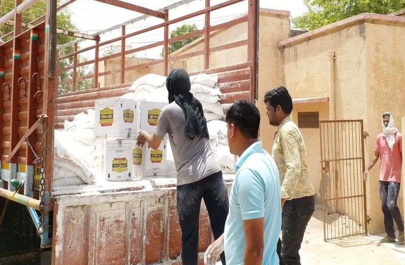 churu news ट्रक में ले जाई जा रही 10 लाख रुपए की अवैध शराब जब्त