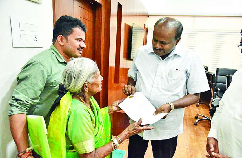 bangalore news वृक्षों की ‘अम्मा’ ने कहा हुजूर मेरे लगाए पेड़ न काटे जाएं