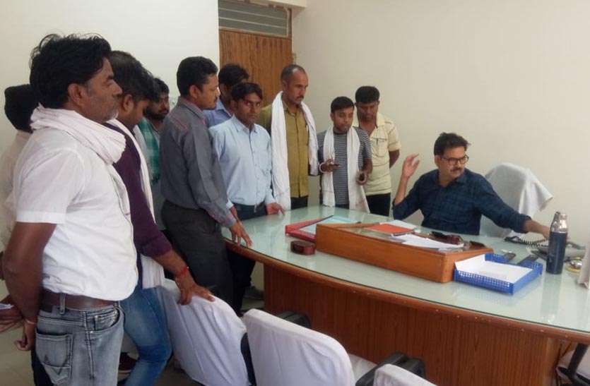 demand-for-arresting-accused-accused निगमकार्मिक के साथ मारपीट करने वाले आरोपियों को गिरफ्तार नही करने पर कर्मचारियों ने दी आन्दोलन की चेतावनी