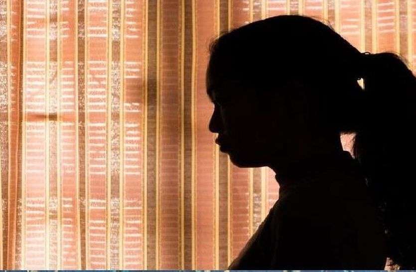 Case Of Making Vulgar Video Clip Of Women In Alwar अलवर में फिर शर्मनाक घटना, घर में स्नान कर रही महिला का अश्लील वीडियो बनाया, मामला दर्ज