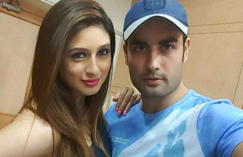 vivian-dsena-s-estranged-wife-vahbiz-dorabjee-and-rashami-desai