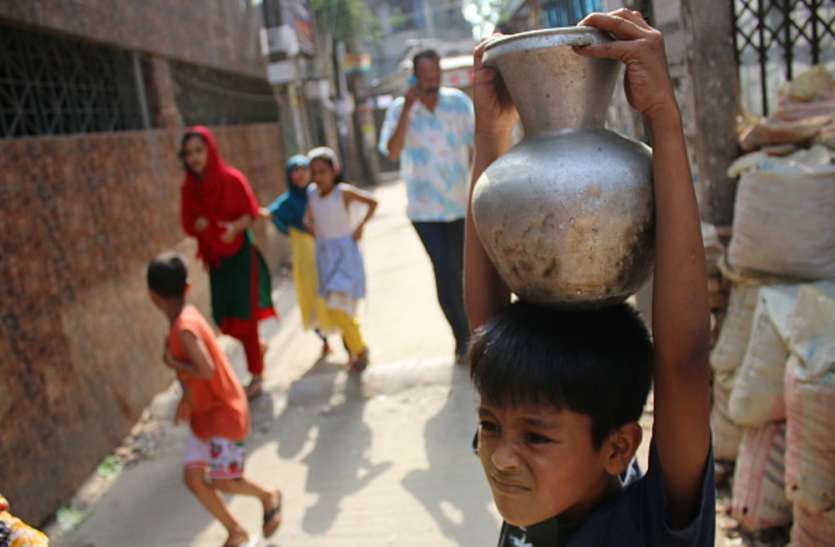 mahoba सूखे की दहलीज पर खड़ा महोबा, पेयजल समस्या हुई विकराल