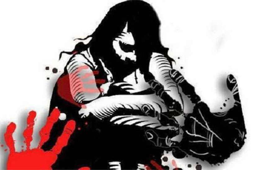 national gold medalist female player raped in kanpur hindi news नेशनल गोल्ड मेडलिस्ट खिलाडी के साथ रेप, वीडियो बनाकर करता रहा ब्लैकमेल