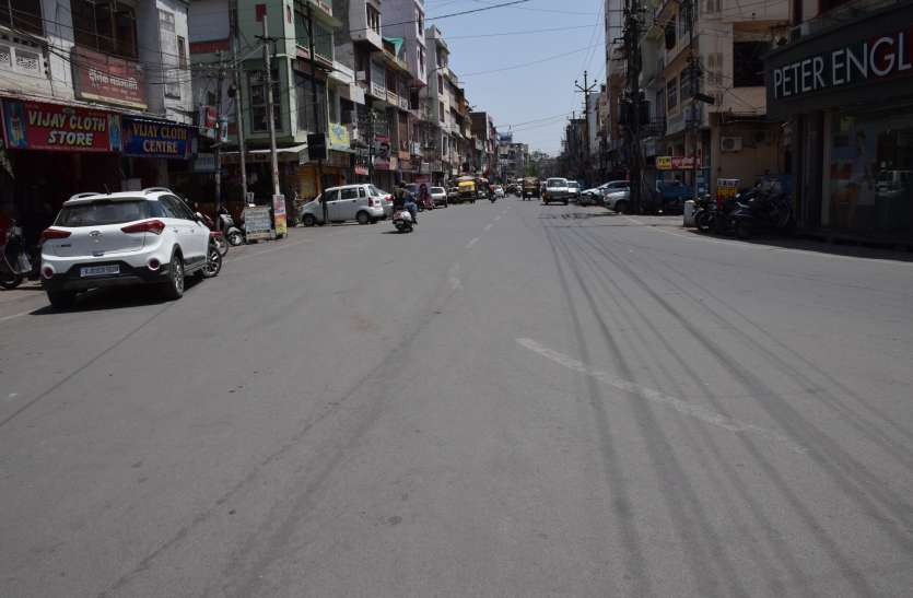 Four wheelers more than the population of Udaipur झूठ के पहियों पर दौड़ रहा उदयपुर, शहर में आबादी से ज्यादा चार पहिया वाहन, पढ़े पूरी कहानी