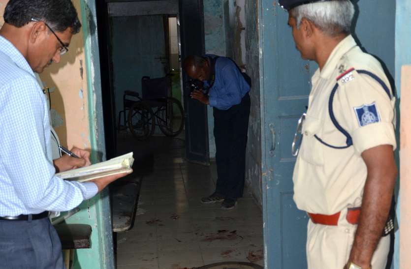 crime मां चिल्लाती रही बेटे अभिषेक बचा ले, आंखों के सामने तोड़ दिया दम