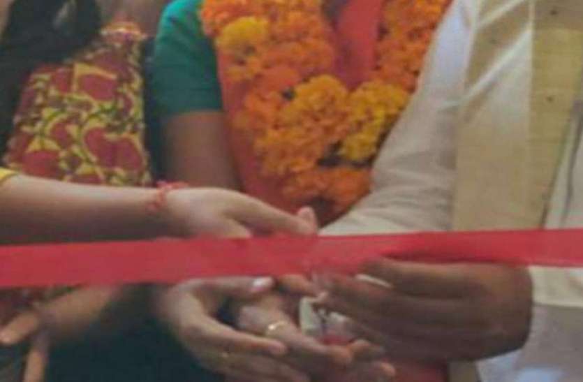 demo मेयर ने काटा जिस रेस्त्रां का फीता, नगर आयुक्त ने उसी पर लगा दिया भारी जुर्माना