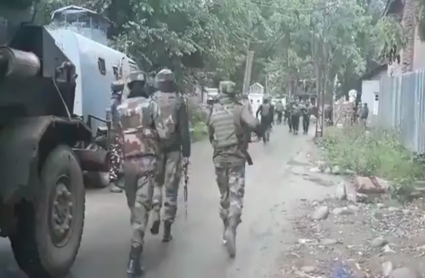encounter पुलवामा: दो भगोड़े एसपीओ समेत चार आतंकी ढेर, भारी मात्रा में हथियार व गोला बारूद बरामद