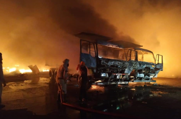 fire in 50 shops in Anandpur sahib आनंदपुर साहिब में पचास दुकानें जलकर राख हुई, करोड़ों रूपए के नुकसान का अनुमान