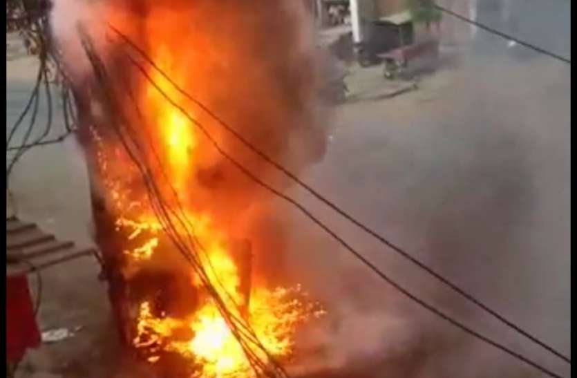 Explosion, Hour Blowing Fire ... View Video धमाकों से दहला पनागर, मचा हड़कंप - देखें लाइव वीडियो