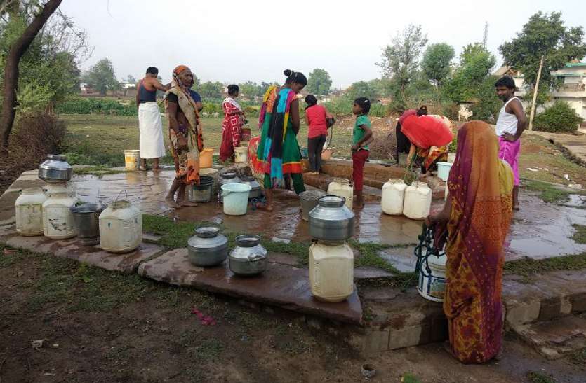 water problem जलापूर्ति व्यवस्था को बेहतर बनाए सरकार -डीएमके की बैठक में प्रस्ताव पारित
