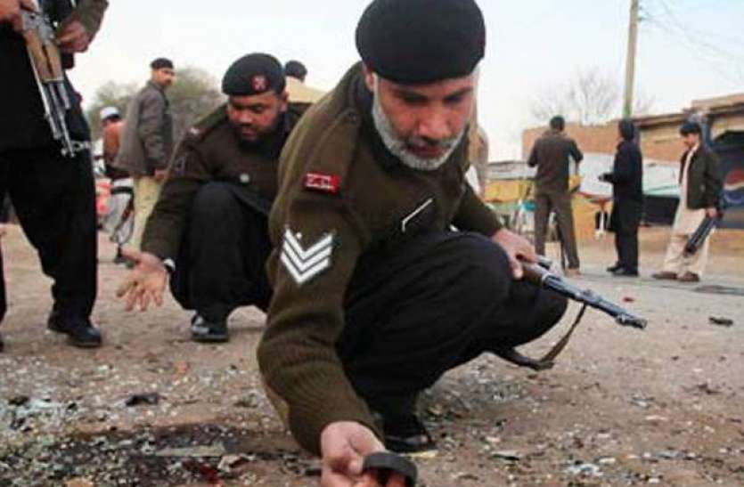 IED Blast In Pakistan पाकिस्तान में IED ब्लास्ट: 3 सैन्य अधिकारियों समेत चार की मौत, राष्ट्रपति अल्वी और PM इमरान ने जताया शोक