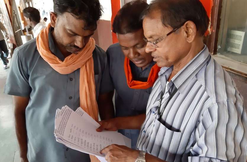 Enthusiastic prize for changing trains engine ट्रेनों का इंजन बदलने में फुर्ती ने दिलाया ईनाम, कर्मचारियों ने कहा अच्छी पहल