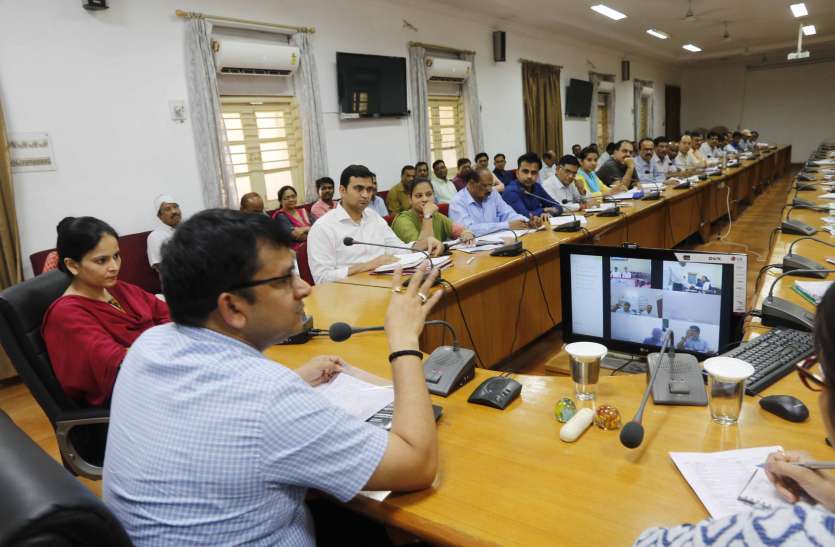 Through this arrangement the collectors will be able to communicate directly with the officers sitting in all tehsil headquarters. जवाबदेही से नहीं बच सकेंगे एसडीएम