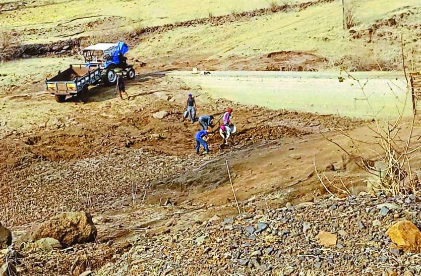 Water crisis इनकी लापरवाही पड़ी भारी, बूंद- बूंद का संकट