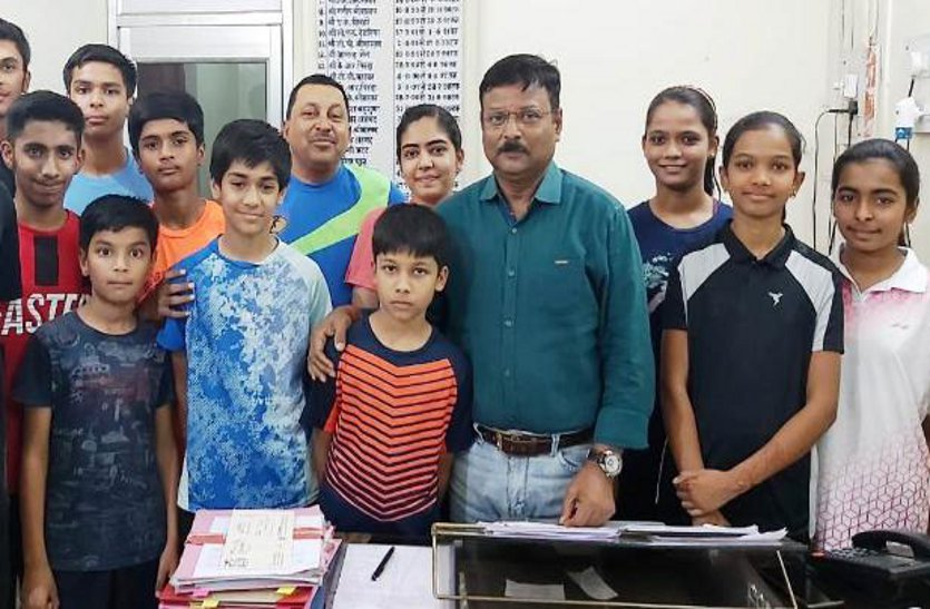chhindwara बैडमिंटन खिलाडिय़ों से मिलकर एसडीएम ने कही यह बड़ी बात, आप भी पढ़ें