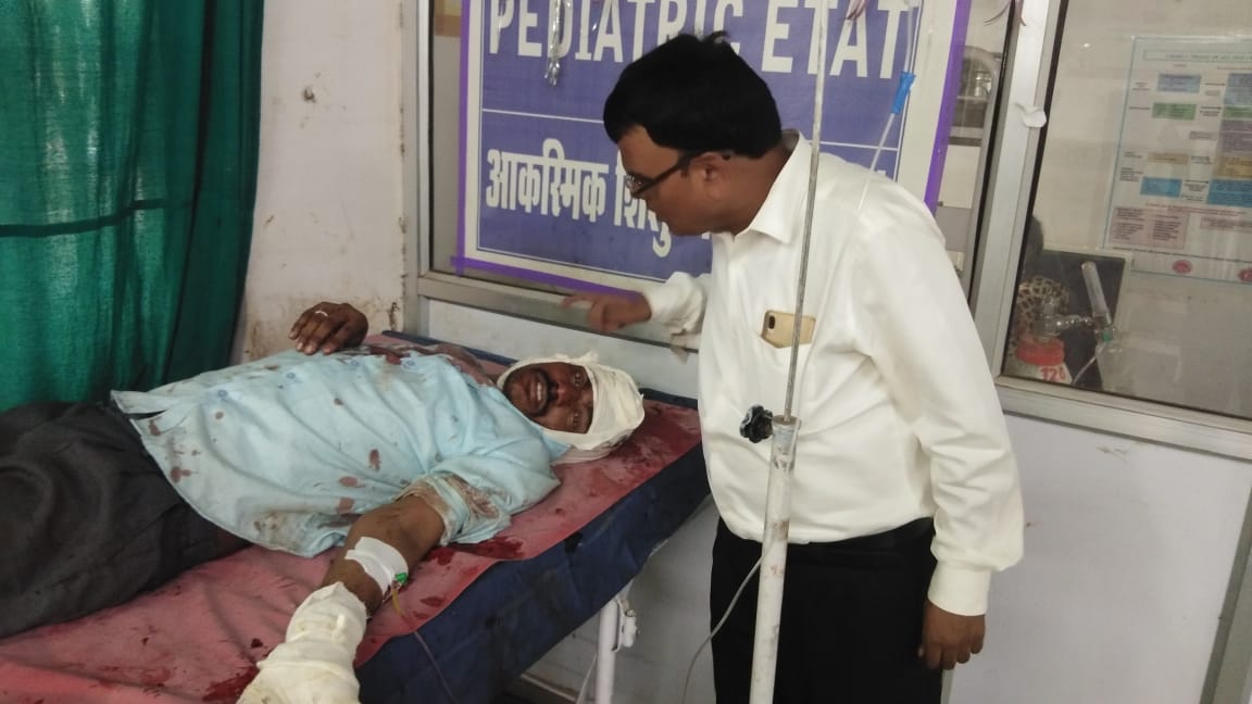 Vehicle crashes carrying Bihar accused from Telangana बिहार से आरोपी को पकड तेलंगाना ले जा रहा वाहन दुर्घटनाग्रस्त