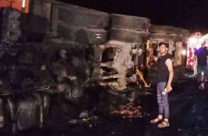 Fire in the truck again हवा ने ट्रक में फिर भडक़ाई आग, दमकल ने पाया काबू