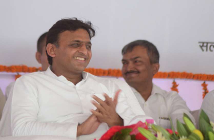 Akhilesh Yadav अखिलेश यादव ने शेयर की इन खबरों की हेडलाइन्स, कहा- आने वाले दिनों में ऐसा होगा यूपी का न्यूज बुलेटिन