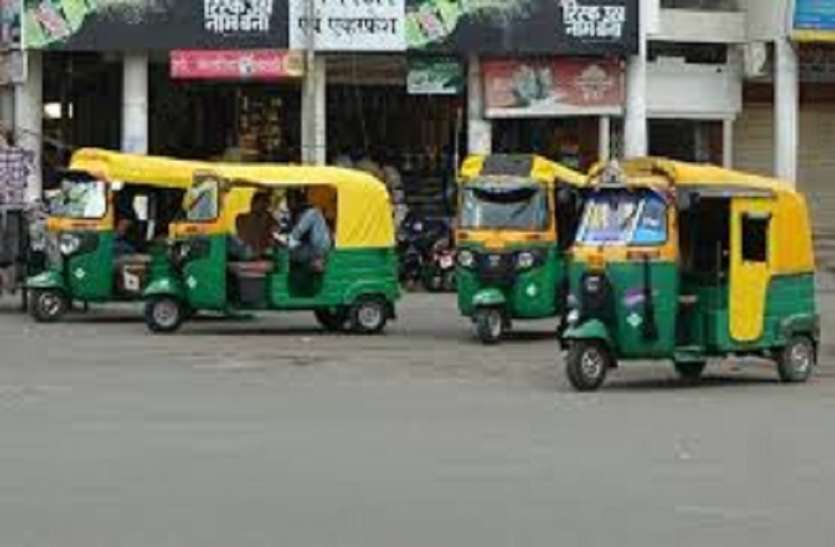 kolkata west bengal ऑटो चालकों ने की ५ रूटों की सेवा बंद