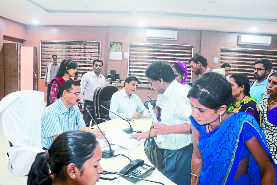 Encroachment on school ground दबंगई ऐसी की बच्चे स्कूल भी नहीं जा पाते, ये है मामला