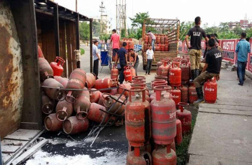 LPG क्या मुकेश अंबानी की Reliance Industries बेच पाएगी आपको LPG सिलेंडर? जानिए क्या है पेंच