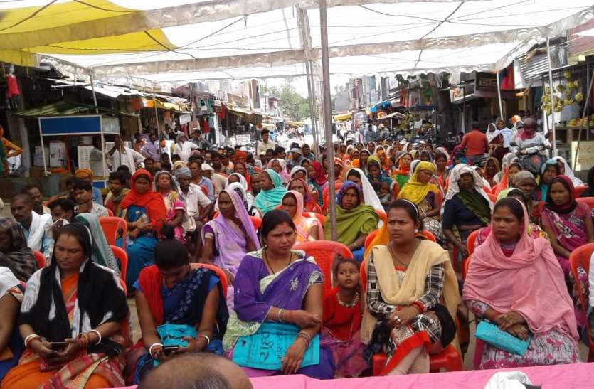 Councilor mobilized against corruption in municipality नगरपालिका की कार्यशैलियों के खिलाफ लामबंद हुए पार्षद, कार्यालय के समक्ष किया धरना-प्रदर्शन