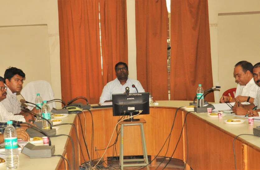 Provide better health facilities to people लोगों को बेहतर स्वास्थ्य सुविधाएं कराएं उपलब्ध