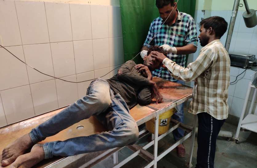 Incident: Youth severely injured by train from sleeping nap हादसा : नींद की झपकी आने से ट्रेन से गिरा युवक, गंभीर घायल
