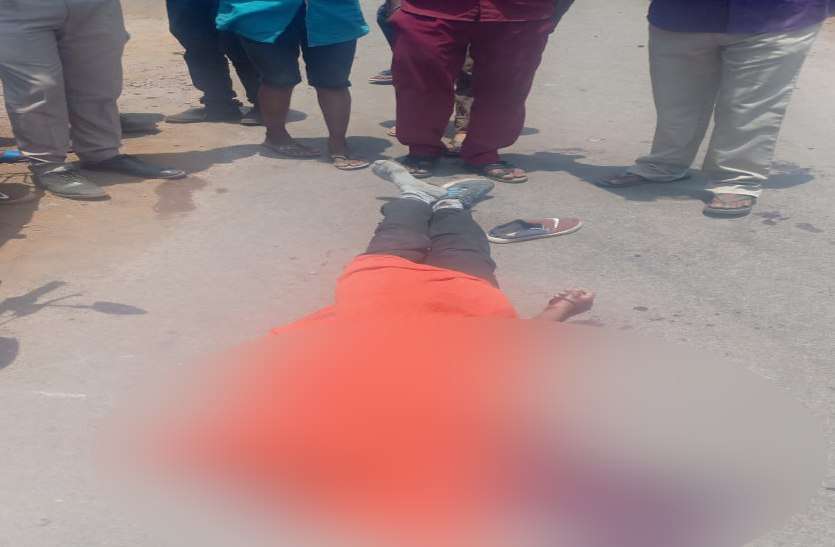 road accident in Bhilai सर्विस रोड पर दो बाइकों की टक्कर में युवक की मौत, तड़पते छोड़ भागा बाइक सवार