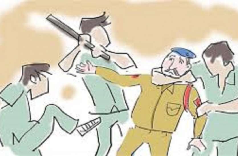 kolkata West Bengal बंगाल में पुलिस पर हमला, थाना प्रभारी जख्मी