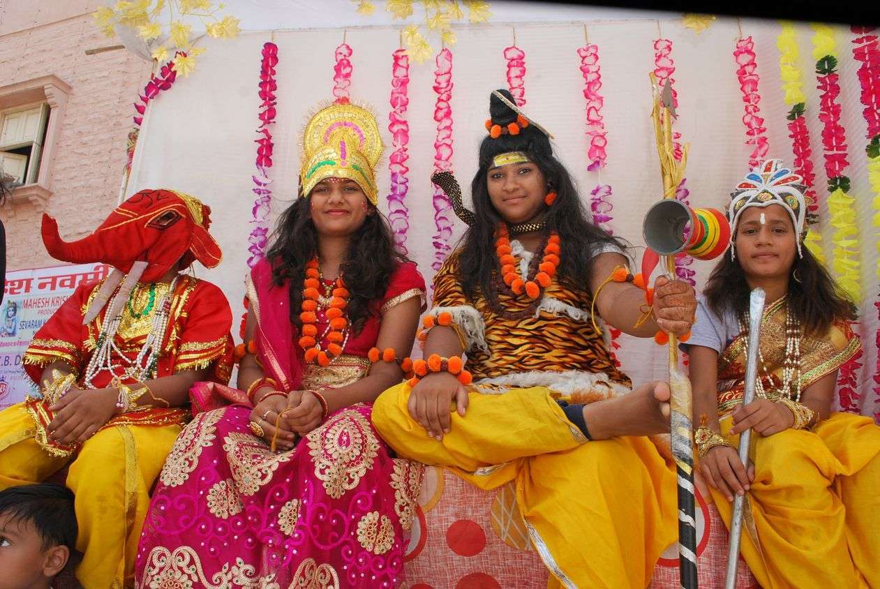 महेश नवमी पर निकाली शोभायात्रा, झांकियों ने मन मोहा महेश नवमी पर निकाली शोभायात्रा, झांकियों ने मन मोहा