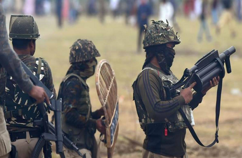 kashmir कश्मीर: सोपोर में सुरक्षाबलों ने मार गिराया खूंखार आतंकी, स्कूल और इंटरनेट सेवाएं बंद