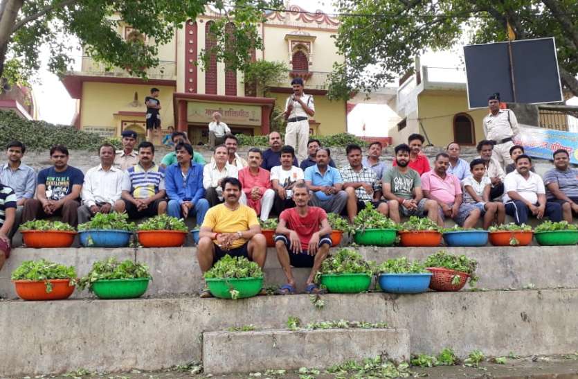 Chhatrasal Traders Association and social workers did Shramdaan छत्रसाल व्यापारी संघ और समाजसेवियों ने किया श्रमदान
