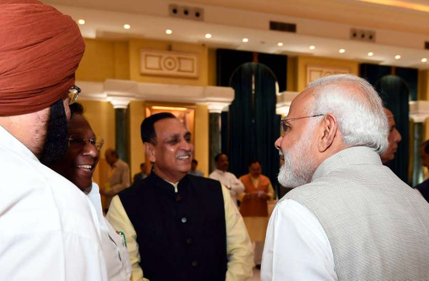 PM Modi, Cyclone, vayu, Gujarat वायु चक्रवात को लेकर प्रधानमंत्री मोदी लगातार गुजरात सरकार के संपर्क में