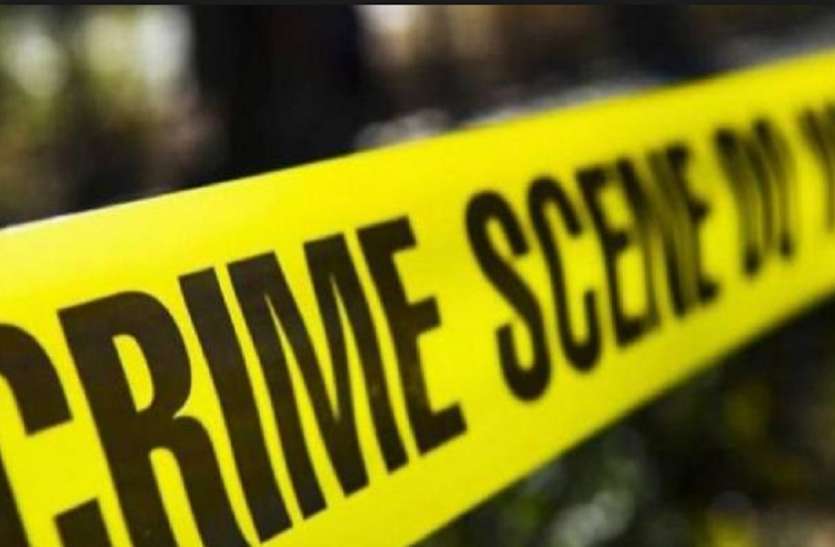 found dead body of a young man in budayun बदायूं में सड़क पर मिला युवक का शव, हत्या की आशंका