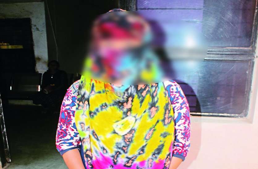 woman rape his boyfriend in gwalior अपने ही स्कूल की मैडम के साथ दो सालों से बना रहा था शारीरिक संबंध, आरोपी शिक्षक गिरफ्तार