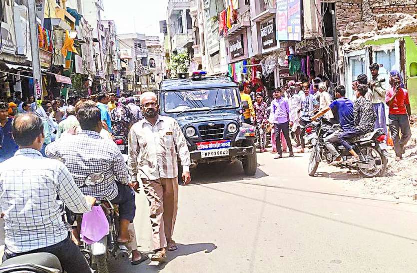 patrika पहले जीप को मारी टक्कर फिर पुलिस पर चढ़ाना चाही पिकअप