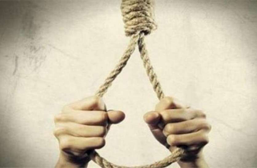 Cg News कैदी ने टायलेट के अंदर बनाया फांसी का फंदा, झूला लेकिन बच गया, मचा हड़कंप