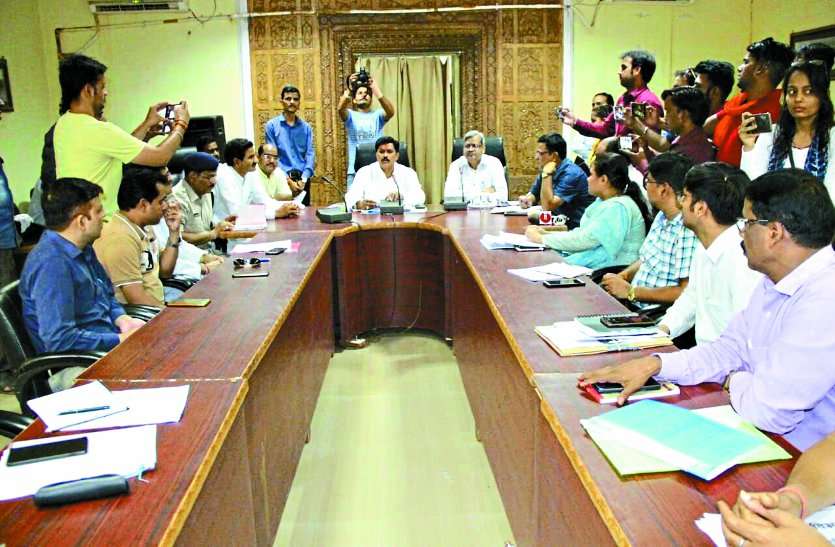 kp yadav पहली बैठक में सिंधिया को हराने वाले नवनिर्वाचित सांसद यादव ने दी चेतावनी, अधिकारियों में खलबली