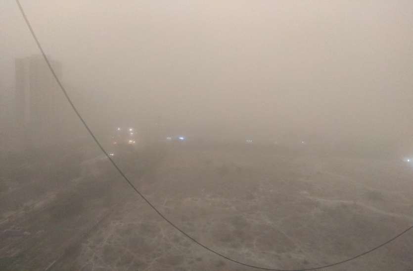 sand storm यूपी के इस शहर में दिखा दुबई जेसा नजारा, धूल के गुबार से दिन बनी रात