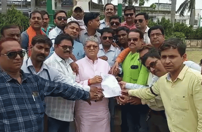 Protest against attack on journalist in Shamli वीडियो : योगी की पुलिस के खिलाफ अयोध्या के पत्रकारों का गुस्सा