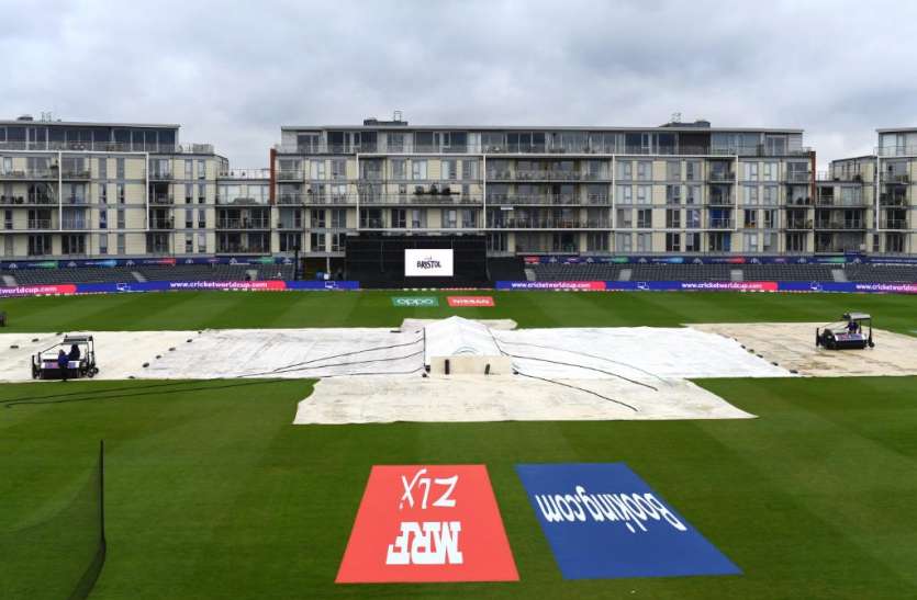 Heavy Rain in World Cup Match World Cup में बारिश ने भी बना डाला रिकॉर्ड, अभी तक नहीं हुए थे टूर्नामेंट में 3 मैच रद्द