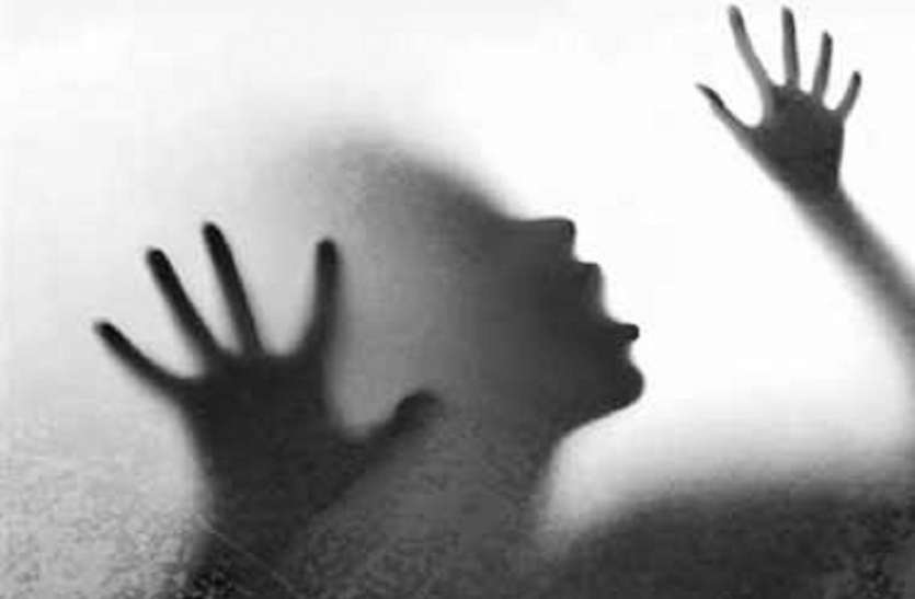 kolkata शादी कर ले गया सूरत, करवाने लगा दूसरे के घर में काम, भाग कर पहुंची घर
