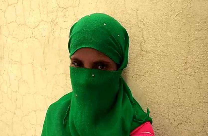 Rape in Kaushambi रेप पीड़िता पर पुलिस ने बनाया सुलह का दवाब, नहीं मानी तो साथी को हवालात में डाला