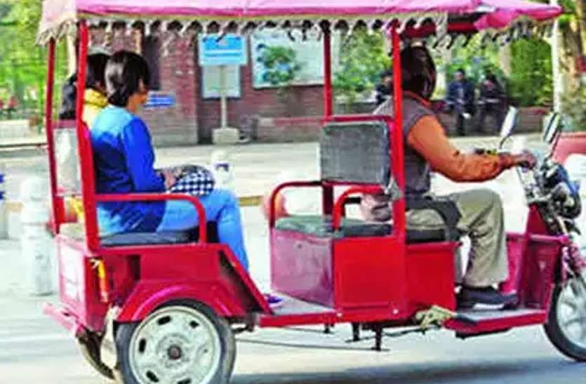 Robbery In Jaipur ननद-भौजाई से दो लाख रुपए के जेवर लूट ले गए बाइक सवार