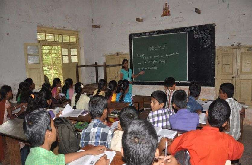 school teacher शिक्षकों के तबादले को लेकर संशय! मंत्री कह रहे बनाई जाएगी स्थानान्तरण नीति, लेकिन विभाग के पास अब नहीं है समय