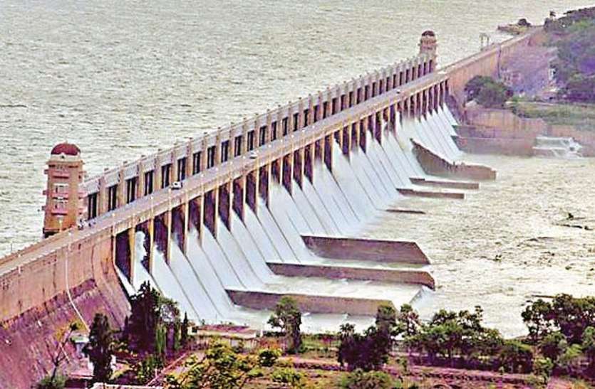 जलाशयों में जमी गाद निकालने को वरीयता दें जलाशयों में जमी गाद निकालने को वरीयता दें